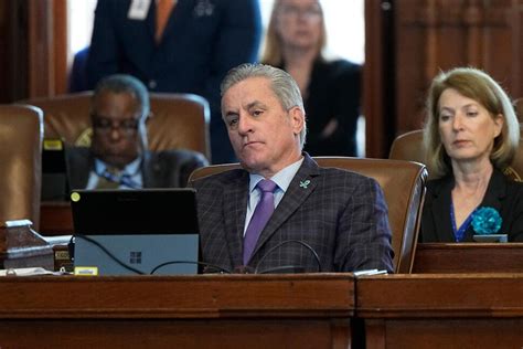 Rare momentum on a Texas gun bill stalls in the state’s Republican-controlled legislature